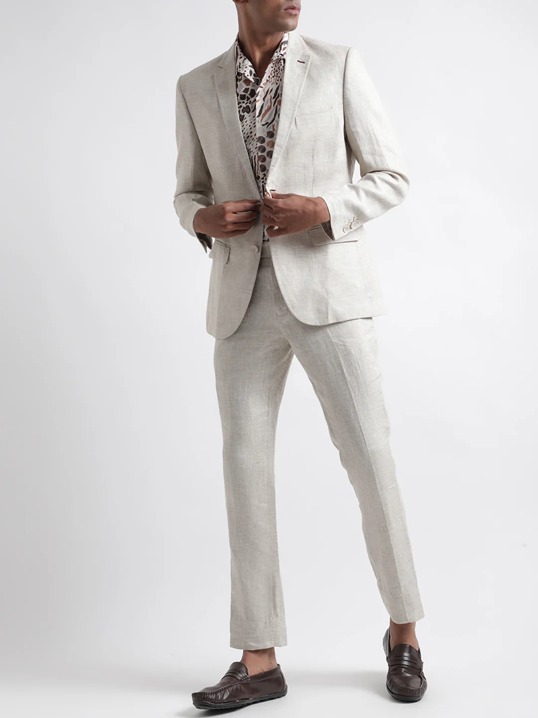 Iconic Men Beige Solid Notch Collar Blazer - Image 4
