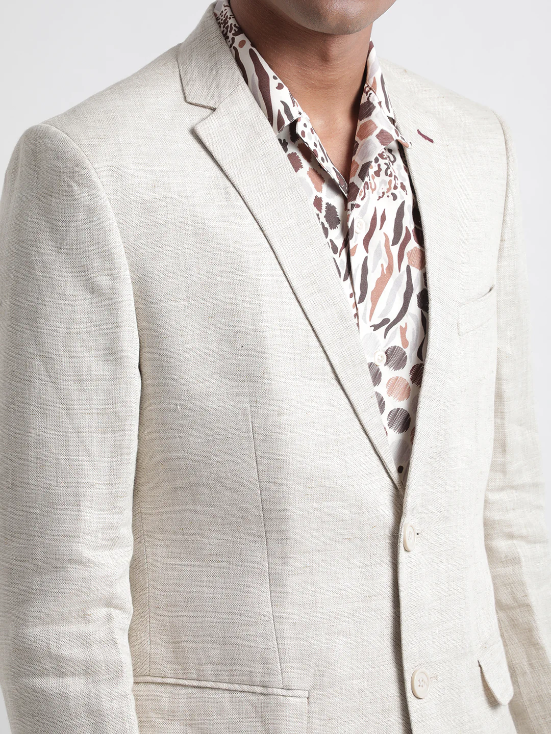 Iconic Men Beige Solid Notch Collar Blazer - Image 7