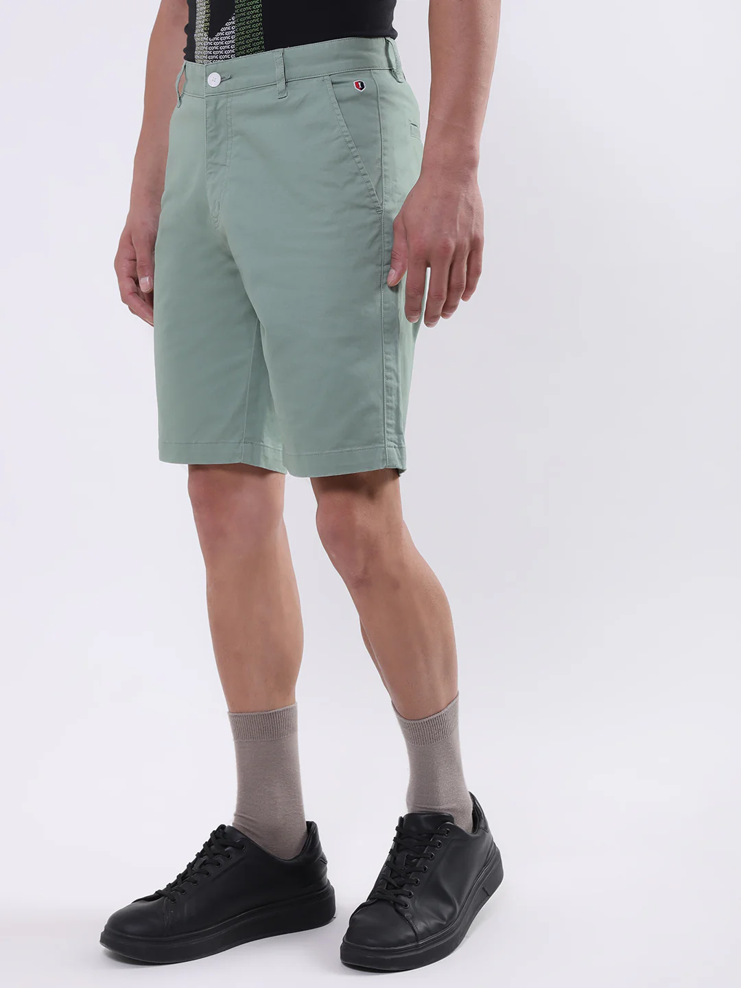 Iconic Men Olive Printed Regular Fit Shorts - Image 2