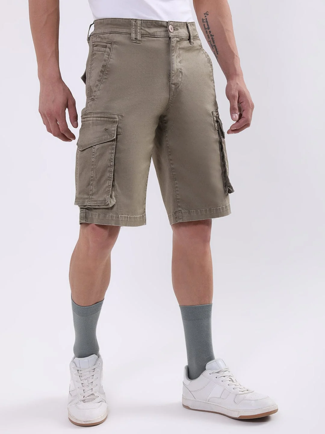 Iconic Men Green Regular Fit Shorts - Image 2