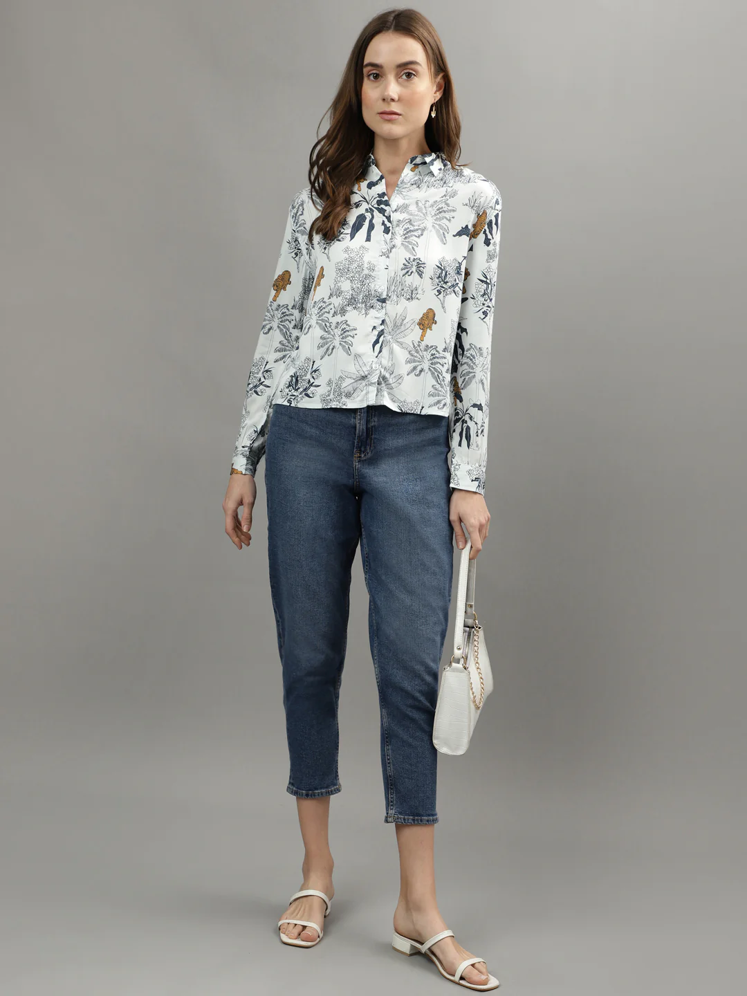 Iconic Multi Printed Regular Fit Shirt - Image 5