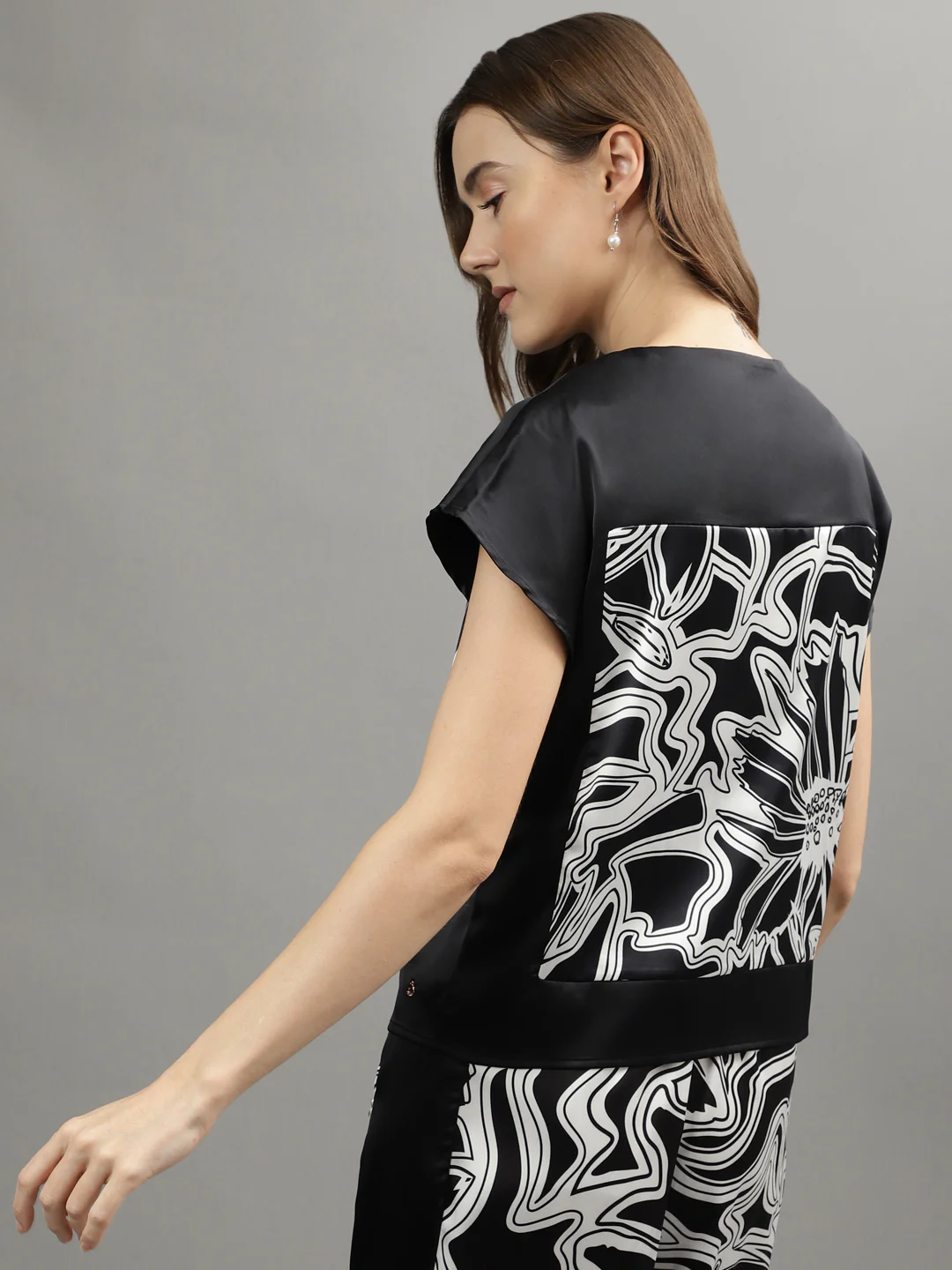 Iconic Women Black Printed Round Neck Top - Image 4