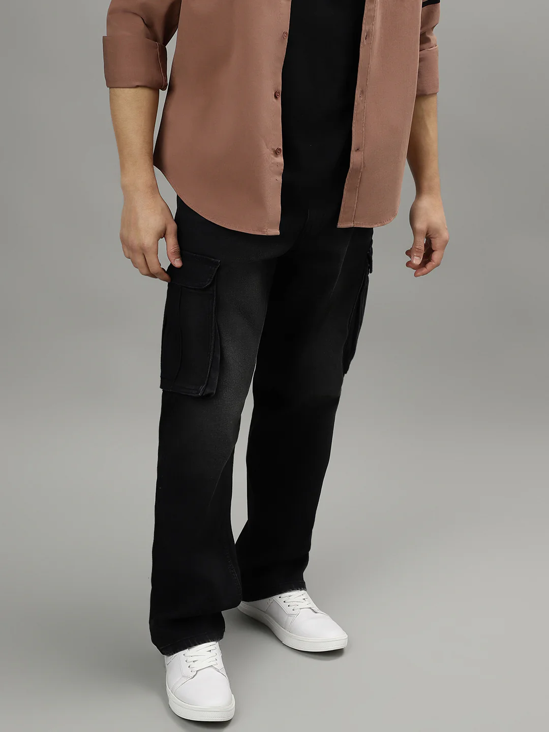 Iconic Men Black Solid Regular Fit Mid-Rise Jeans - Image 5