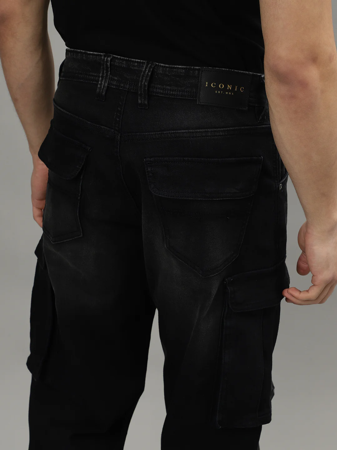 Iconic Men Black Solid Regular Fit Mid-Rise Jeans - Image 7