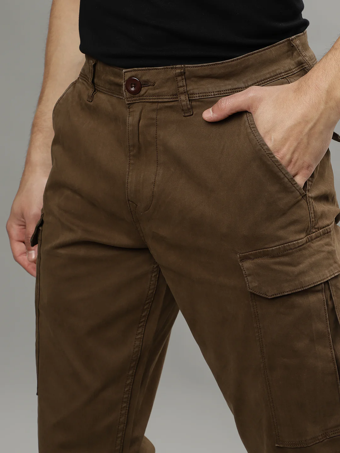 Iconic Men Solid Mid-rise Regular Fit Cargo Trouser - Image 6