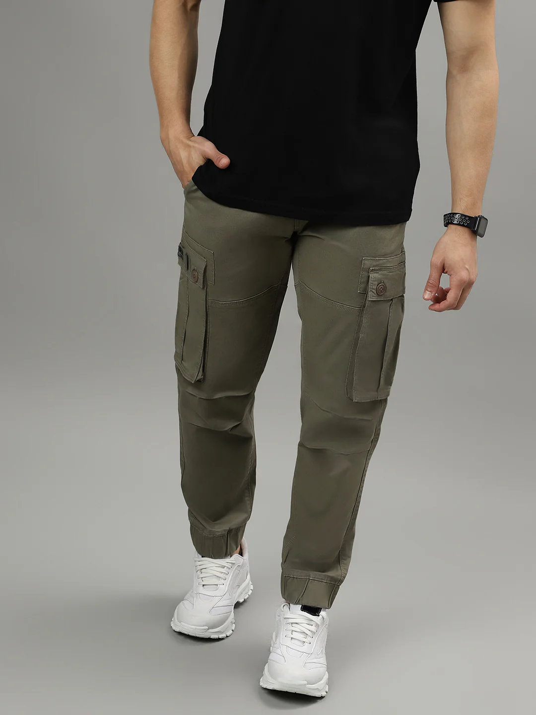 Iconic Men Solid Mid-rise Regular Fit Cargo Trouser - Image 5