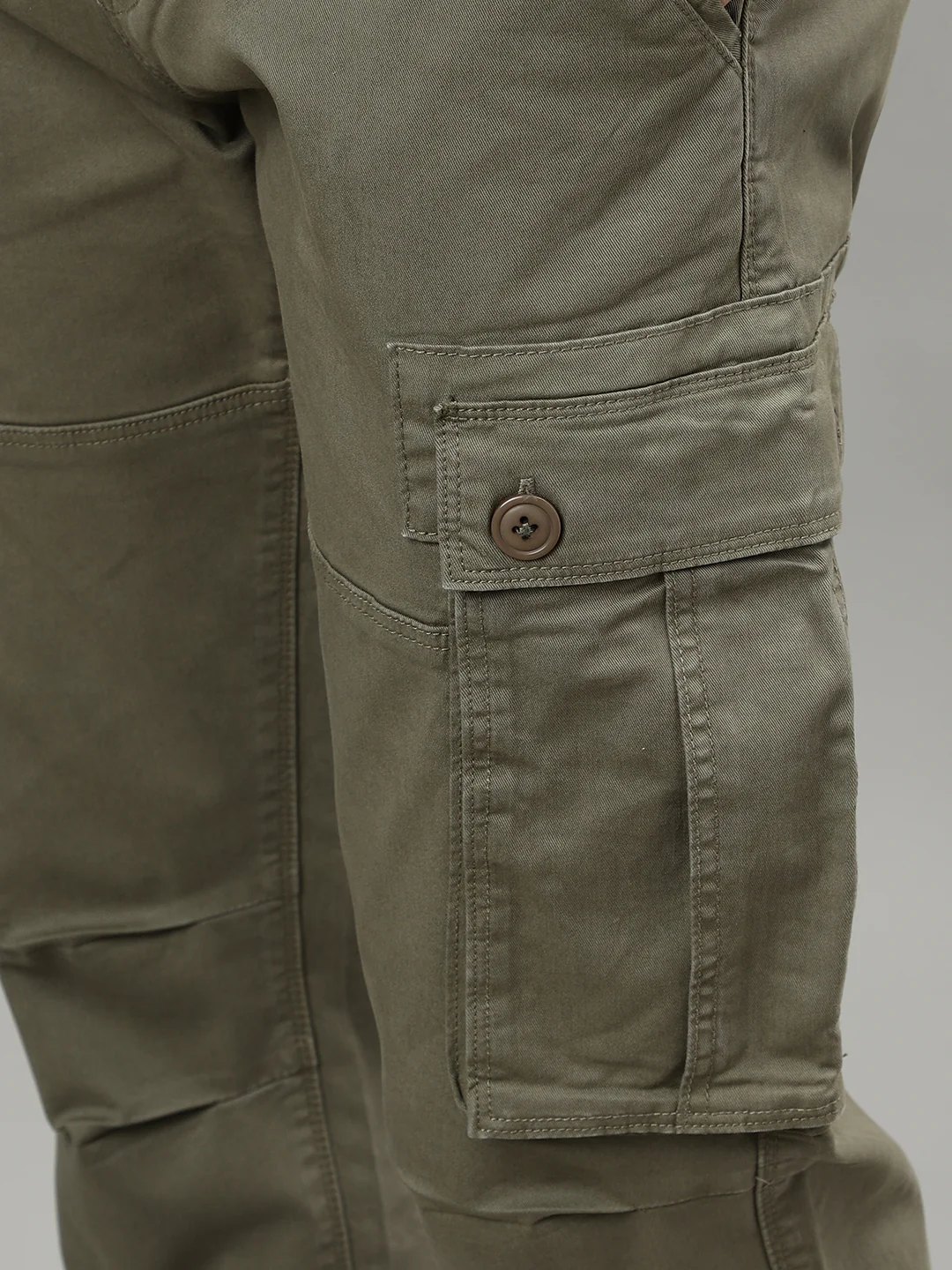 Iconic Men Solid Mid-rise Regular Fit Cargo Trouser - Image 7
