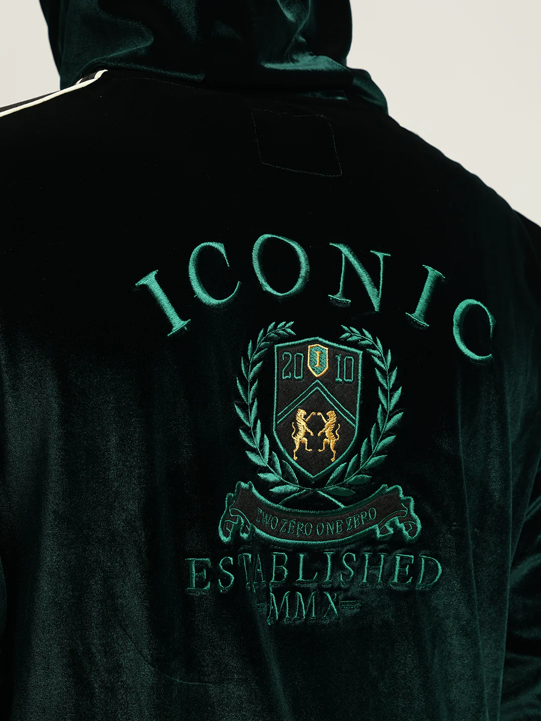 Iconic Men Green Solid Hooded Full Sleeves Zip Through Sweatshirt - Image 6