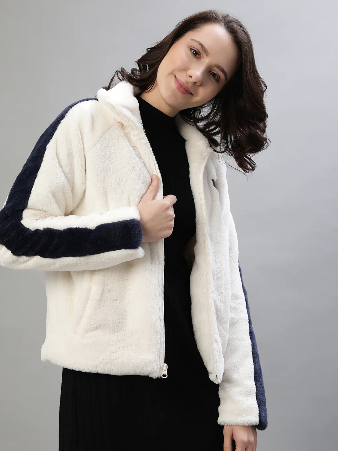 Iconic Women White Solid Collar Jacket - Image 2