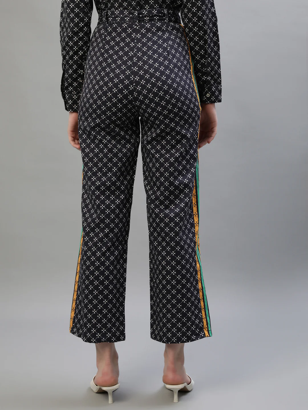 Iconic Women Multi Printed Straight Fit Trouser - Image 4