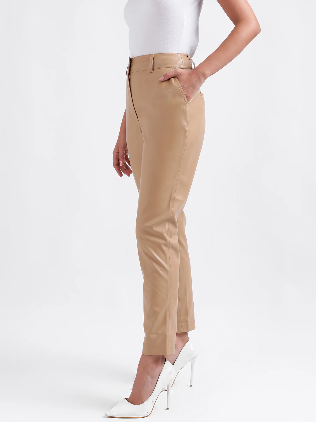 Iconic Women Beige Solid Regular Fit Trouser - Image 2