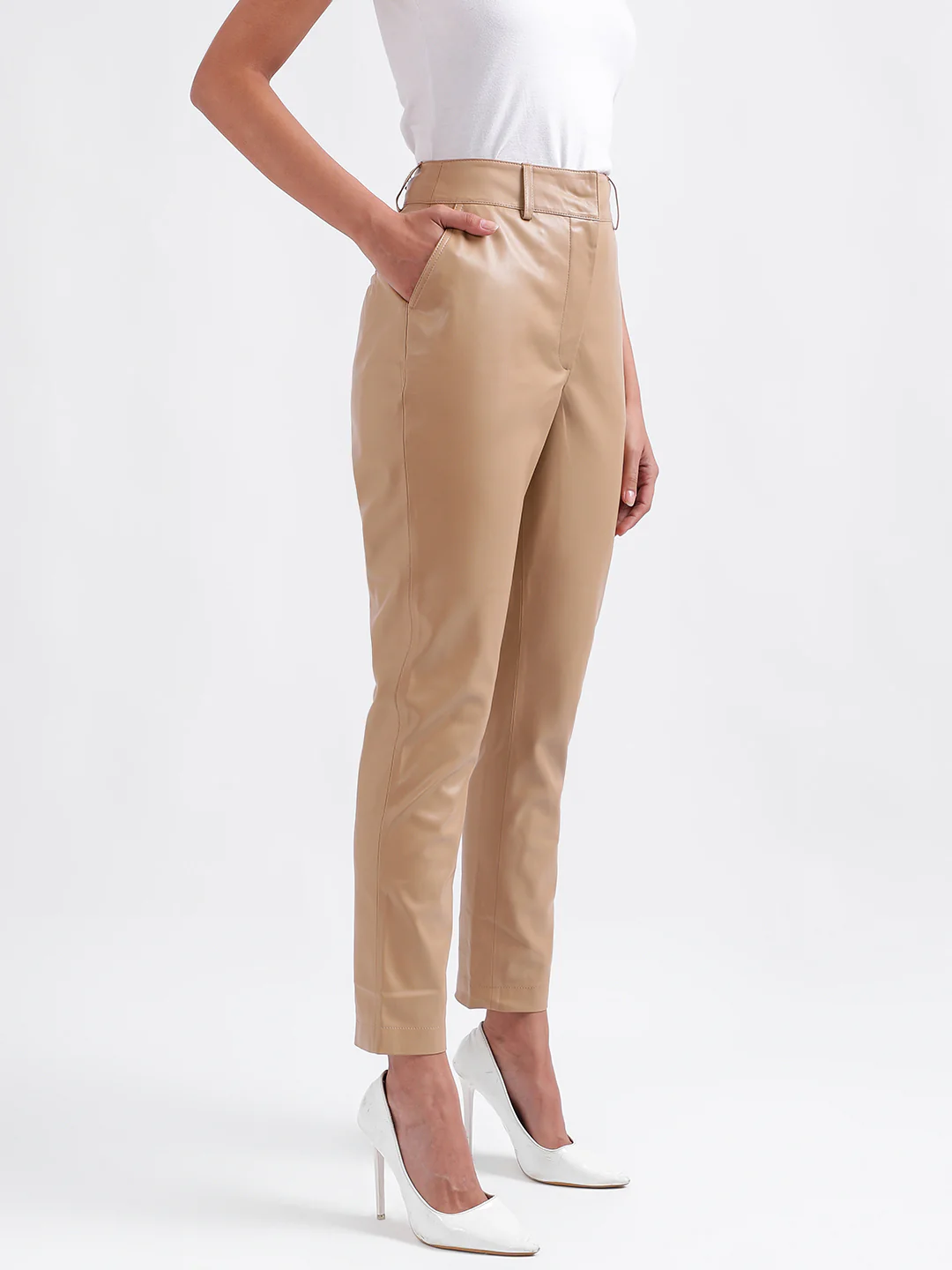 Iconic Women Beige Solid Regular Fit Trouser - Image 3