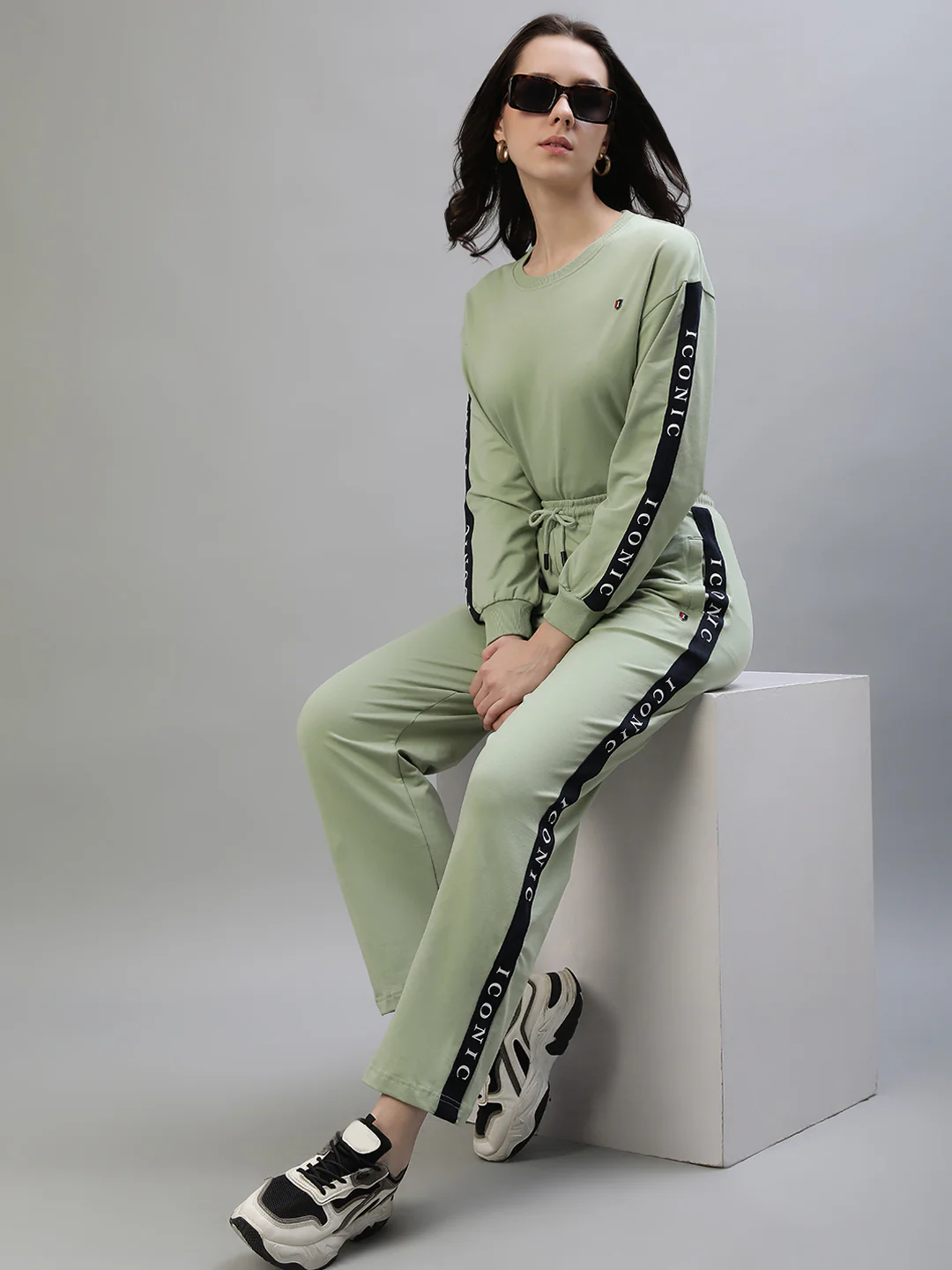Iconic Women Green Solid Round Neck Full Sleeves Sweatshirt - Image 5