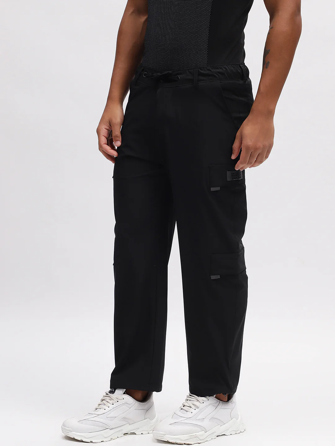 Iconic Men Black Solid Relaxed Fit Trouser - Image 3