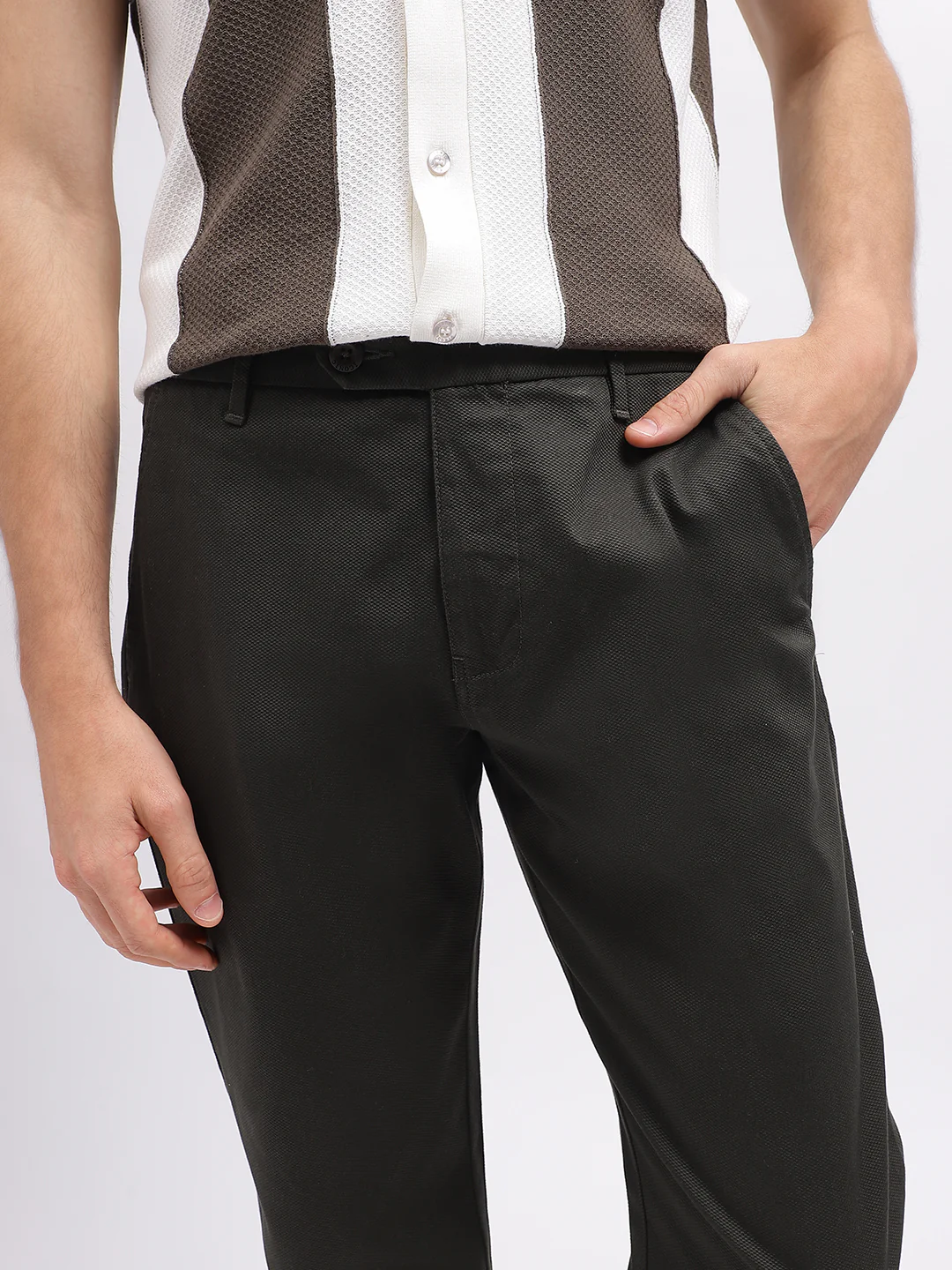 Iconic Men Olive Solid Regular Fit Mid-Rise Trouser - Image 5