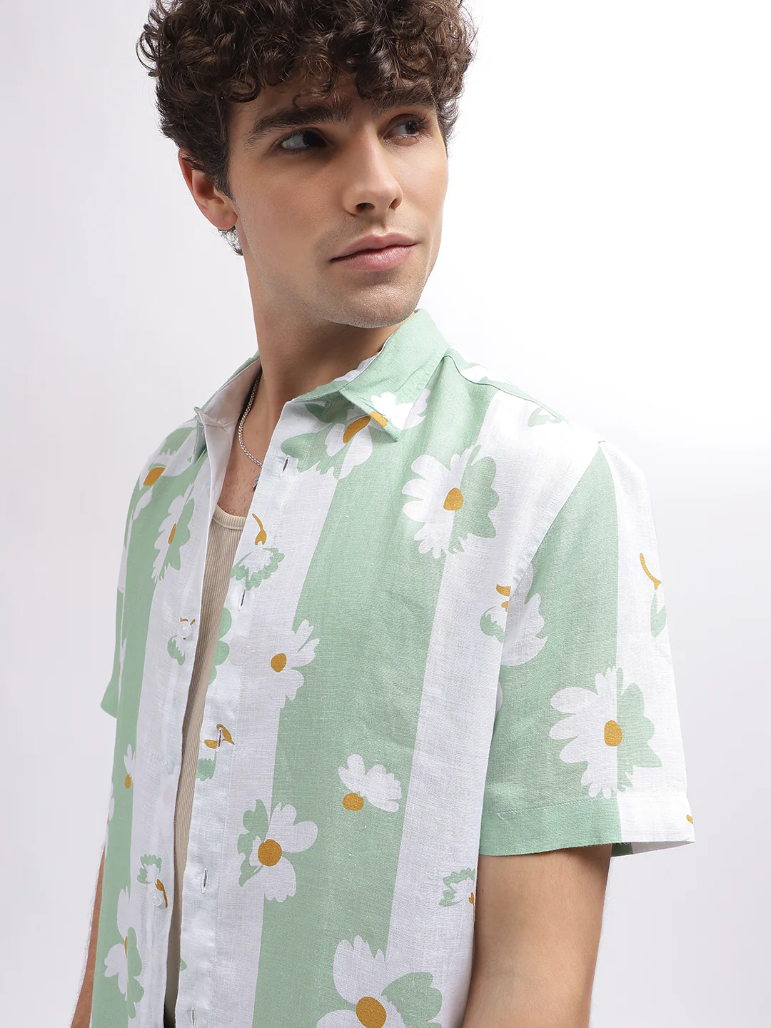 Iconic Men White Printed Spread Collar Short Sleeves Shirt - Image 2