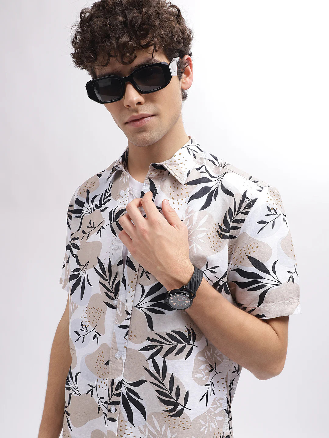 Iconic Men Multi Printed Spread Collar Short Sleeves Shirt - Image 2