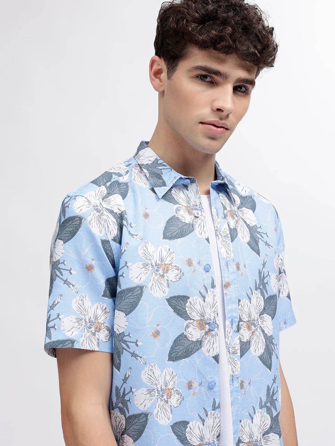 Iconic Men Multi Printed Spread Collar Short Sleeves Shirt - Image 5