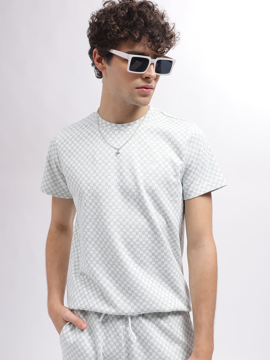 Iconic Men White Round Neck Tshirt - Image 2
