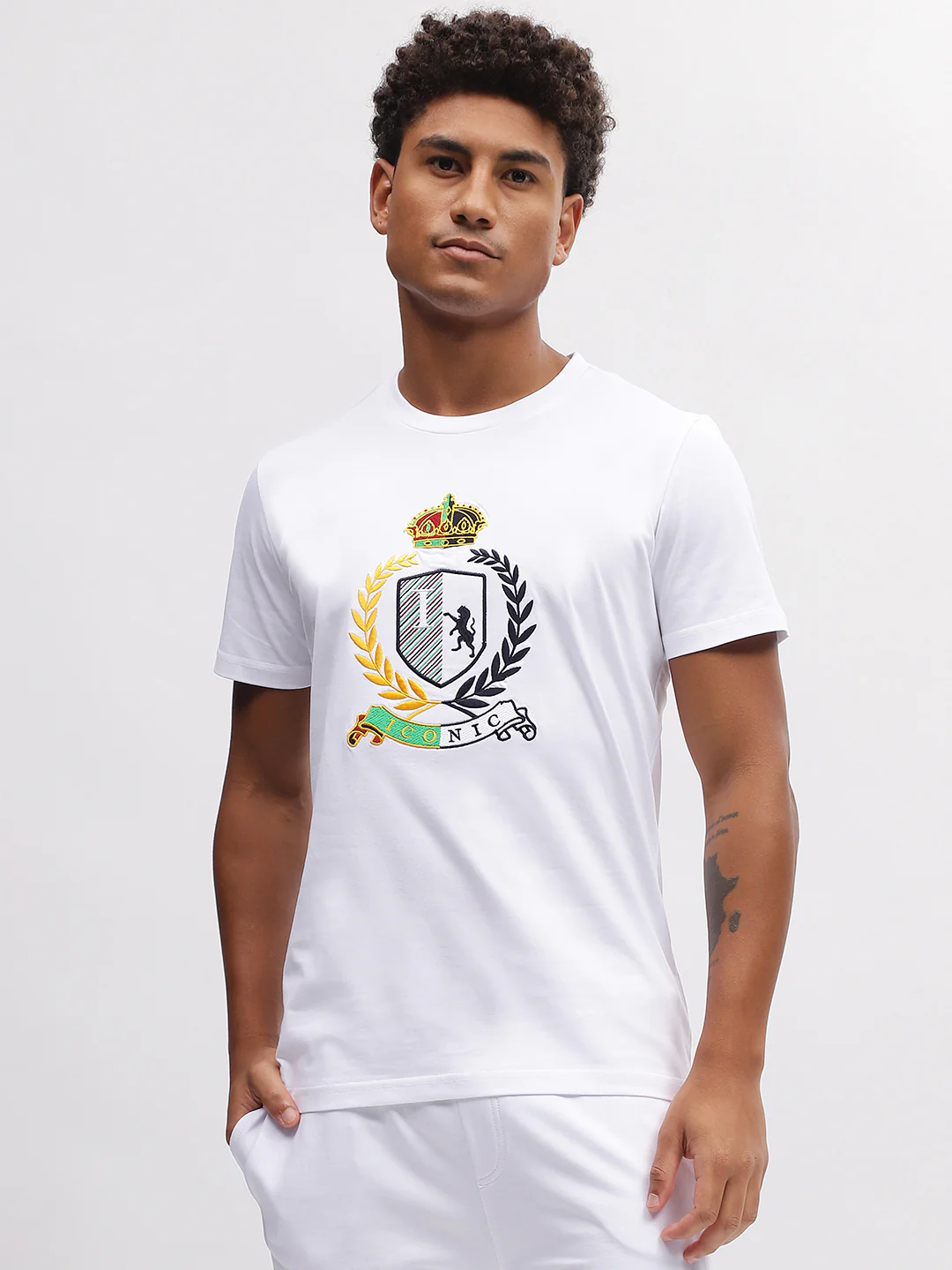Iconic Men White Solid Round Neck Short Sleeves Tshirt