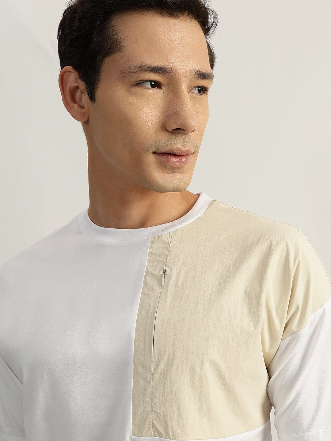 Iconic Men White Round Neck Tshirt - Image 4