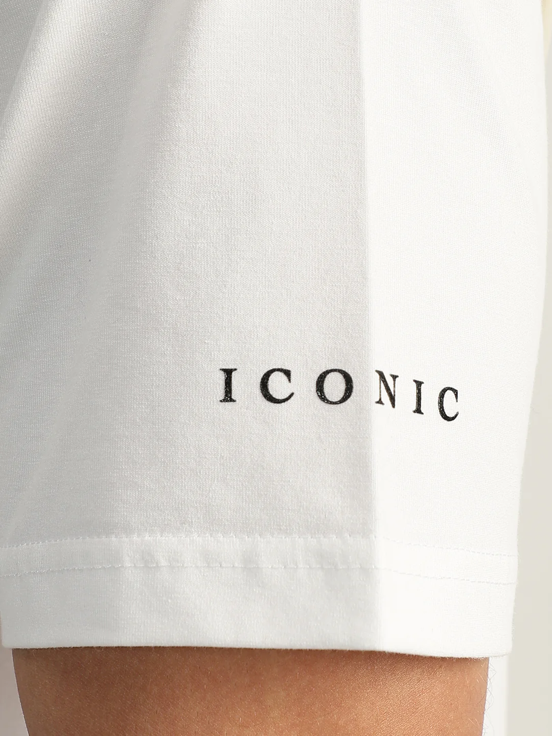 Iconic Men White Colour-Blocked Round Neck Short Sleeves Tshirt - Image 6