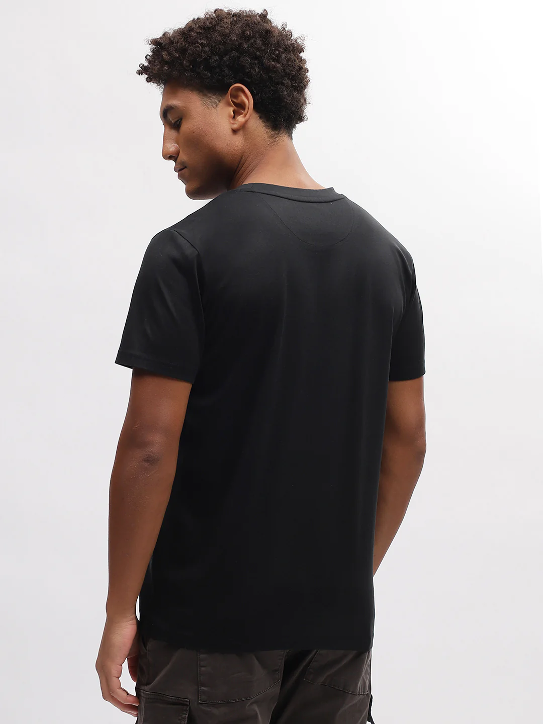 Iconic Men Black Solid Round Neck Short Sleeves Tshirt - Image 4