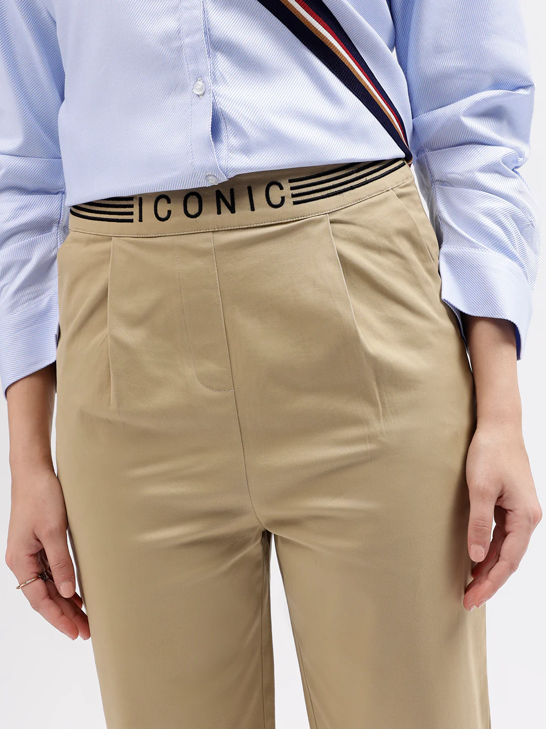 Iconic Women Khaki Solid Regular Fit Mid-Rise Trouser - Image 5
