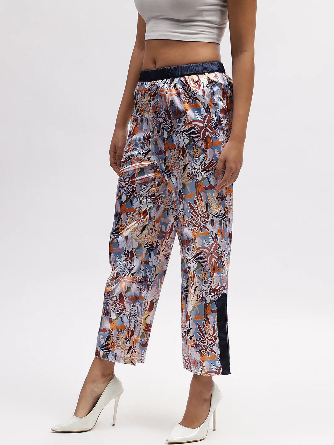 Iconic Women Multi Printed Regular Fit Trouser - Image 2