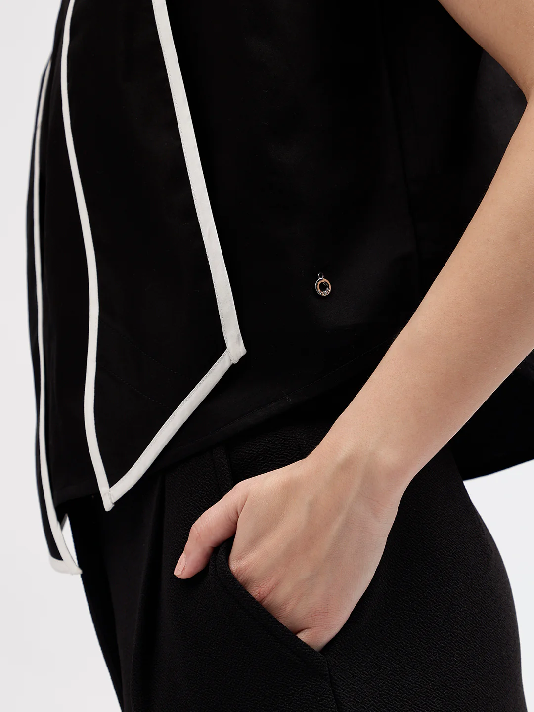Iconic Women Black Solid Shirt Collar Sleeveless Top - Image 6