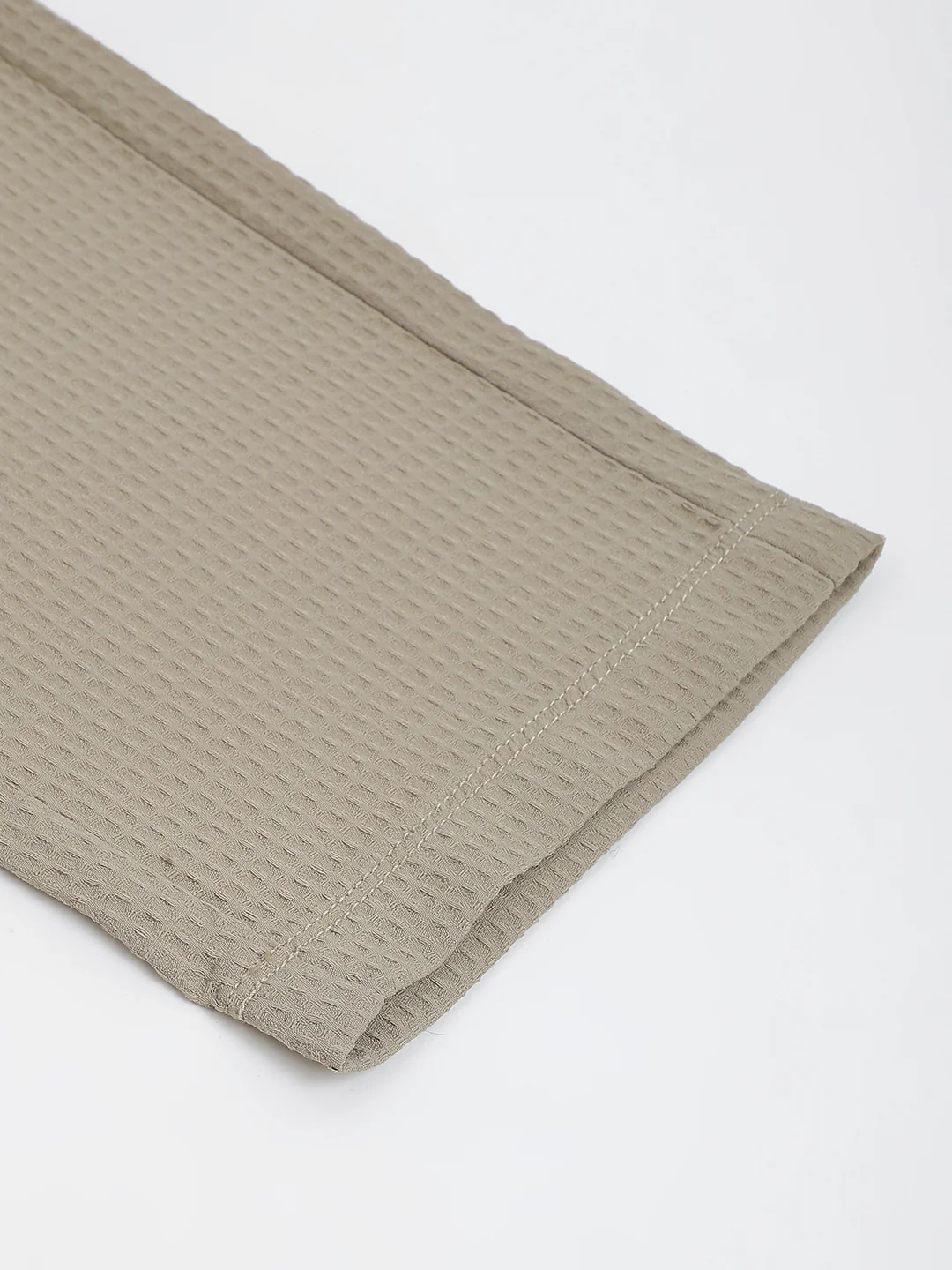 Iconic Men Beige Solid Oversized Cargo Trouser - Image 7