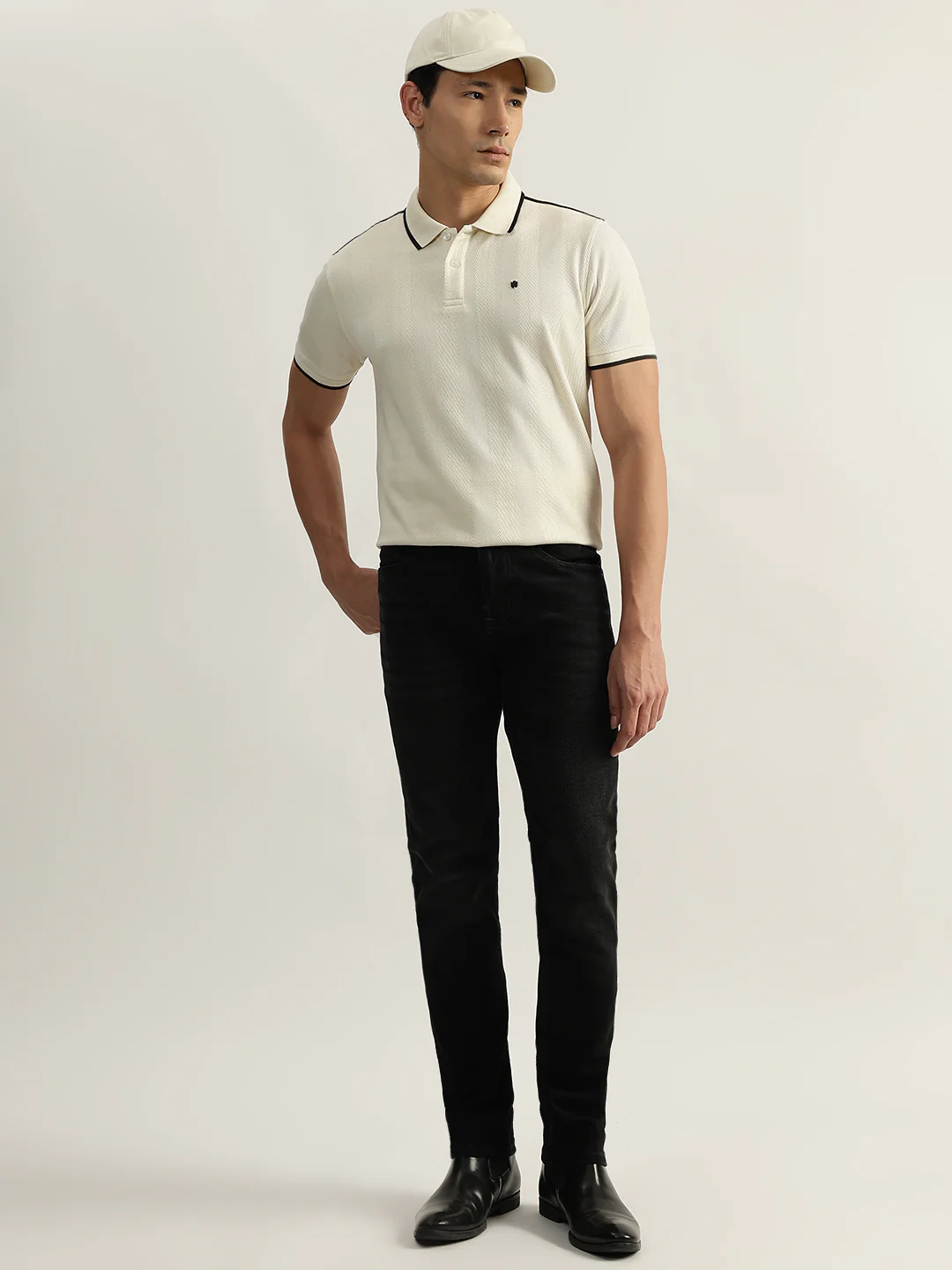Iconic Men Black Solid Skinny Fit Mid-Rise Jeans - Image 4
