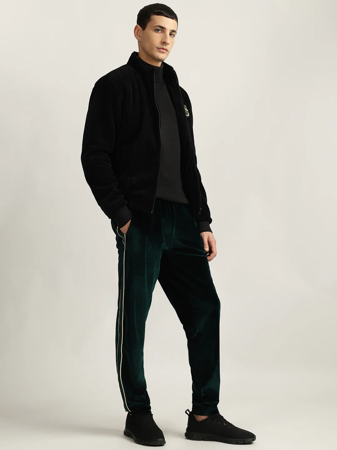 Iconic Men Black Solid Stand Collar Full Sleeves Jacket - Image 4