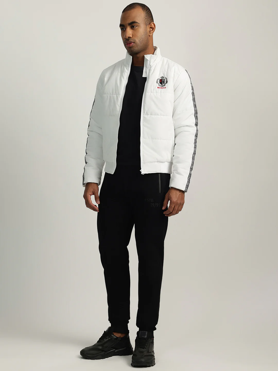 Iconic Men Black Solid Regular Fit Sweatpant - Image 4