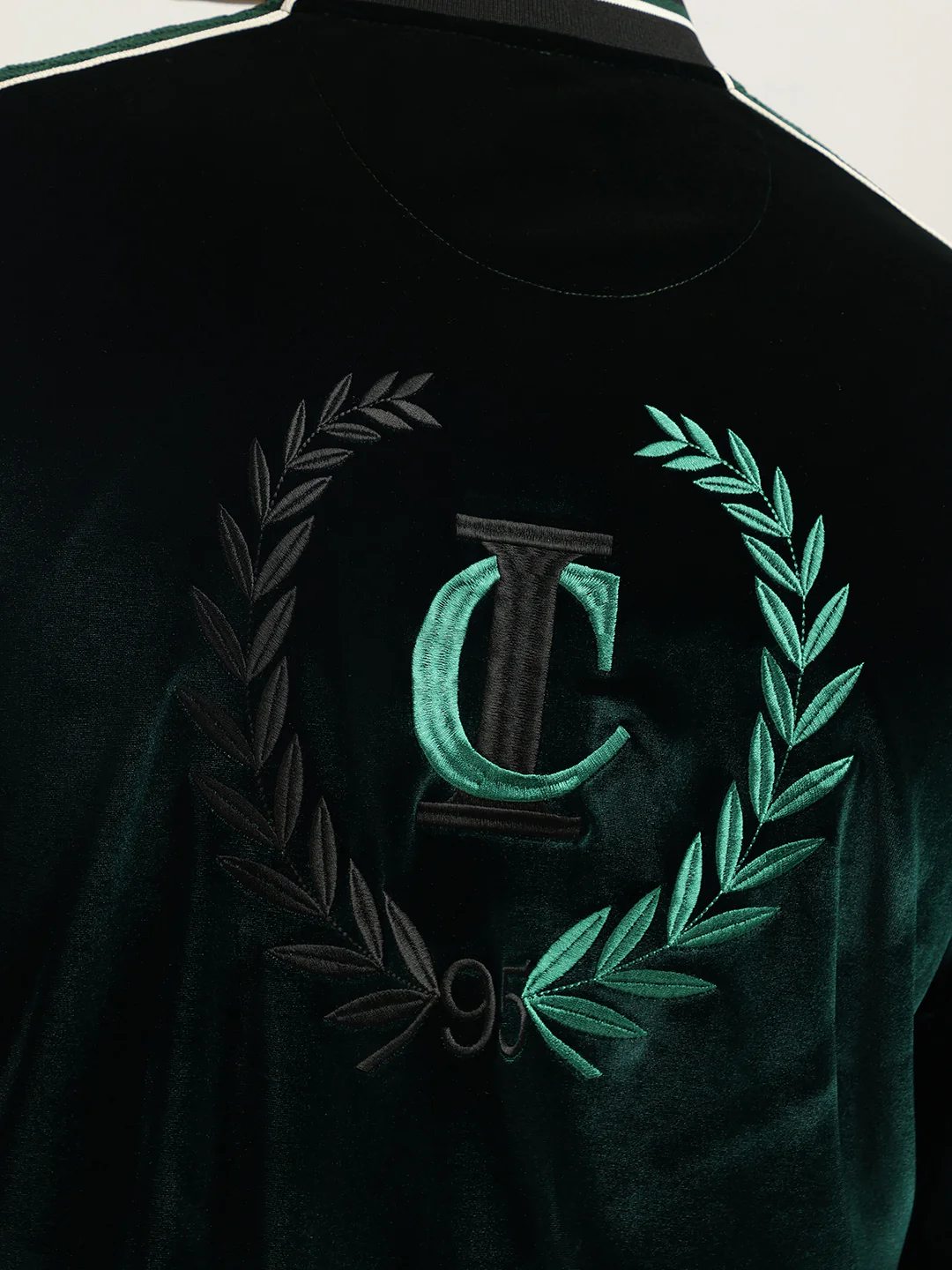 Iconic Men Green Solid Stand Collar Full Sleeves Zip Through Sweatshirt - Image 6