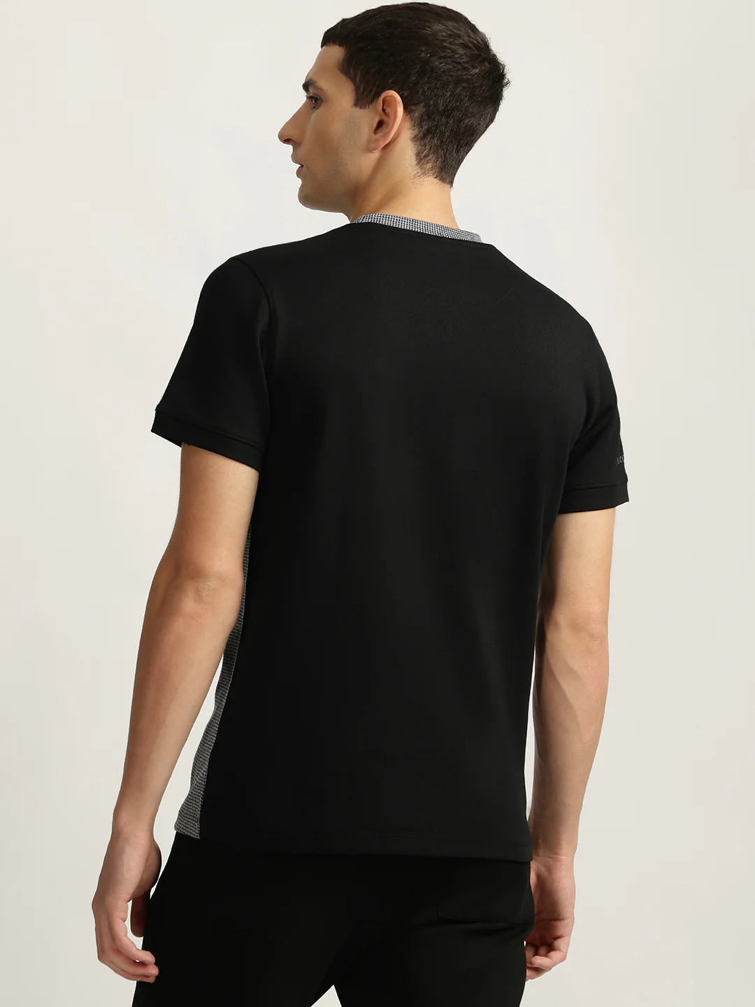 Iconic Men Black Self Design Round Neck Short Sleeves Tshirt - Image 3