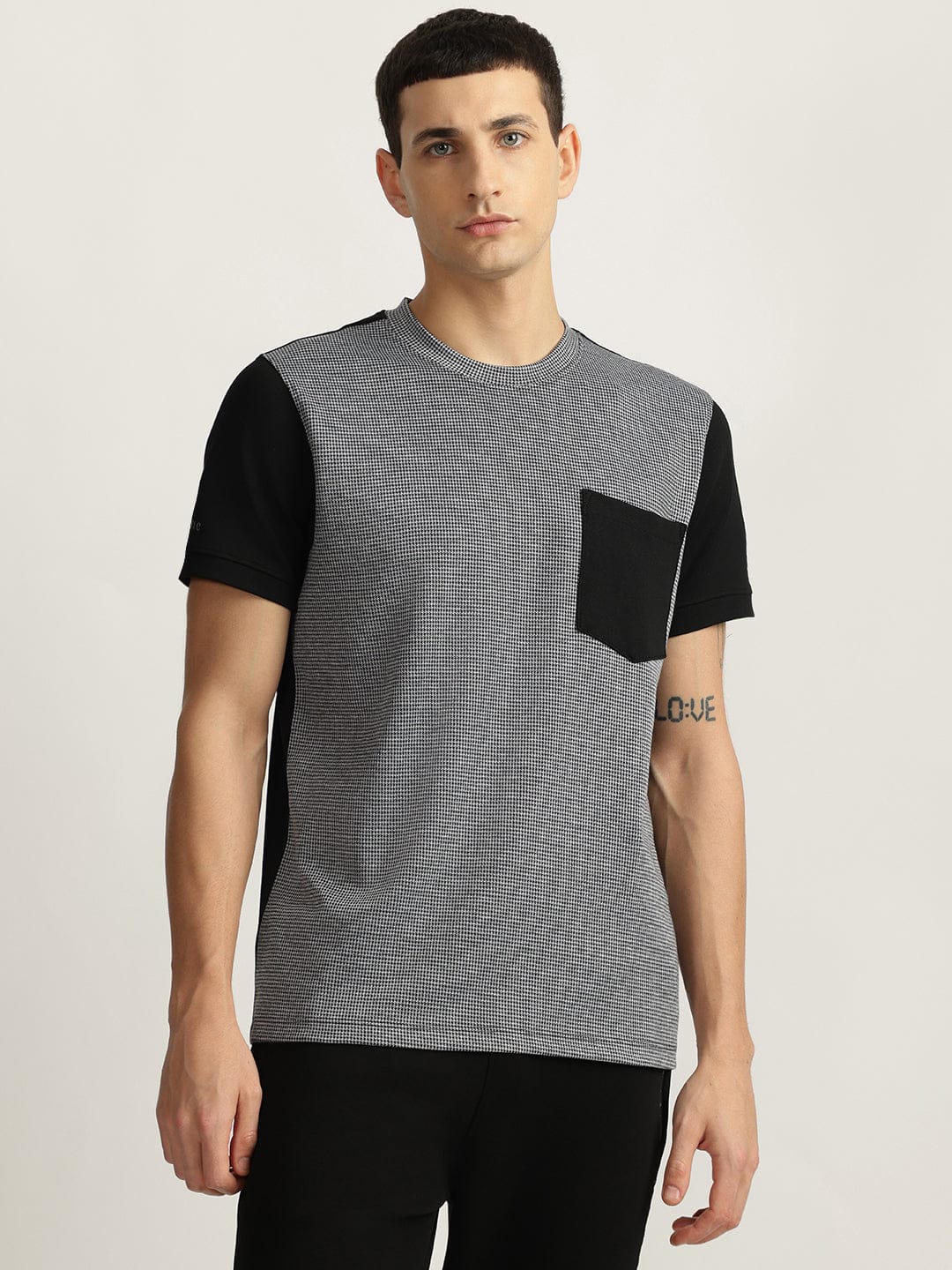 Iconic Men Black Jacquard Round Neck Tshirt