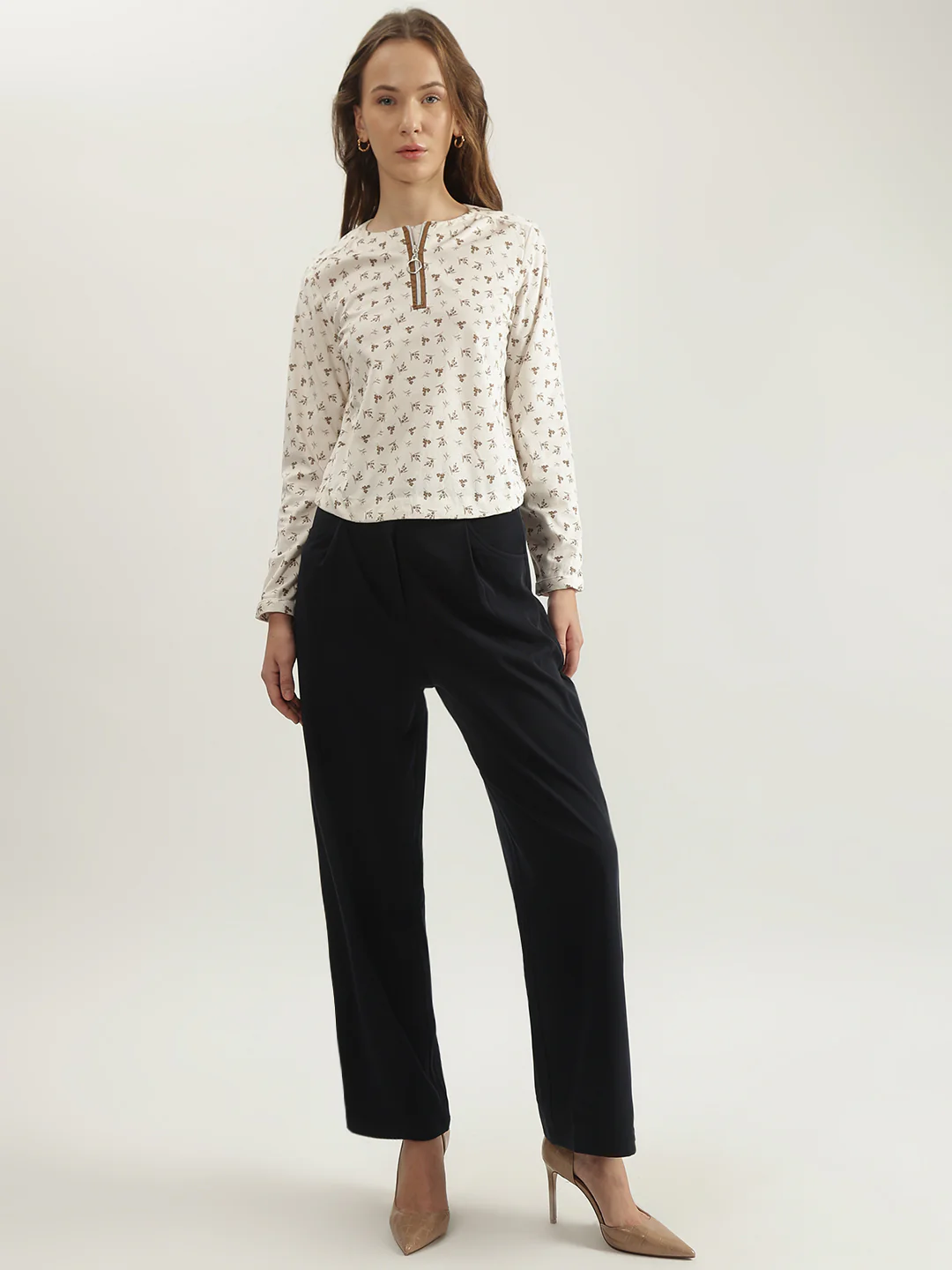 Iconic Women Navy Solid Baggy Fit High-Rise Single-Pleated Trouser - Image 4