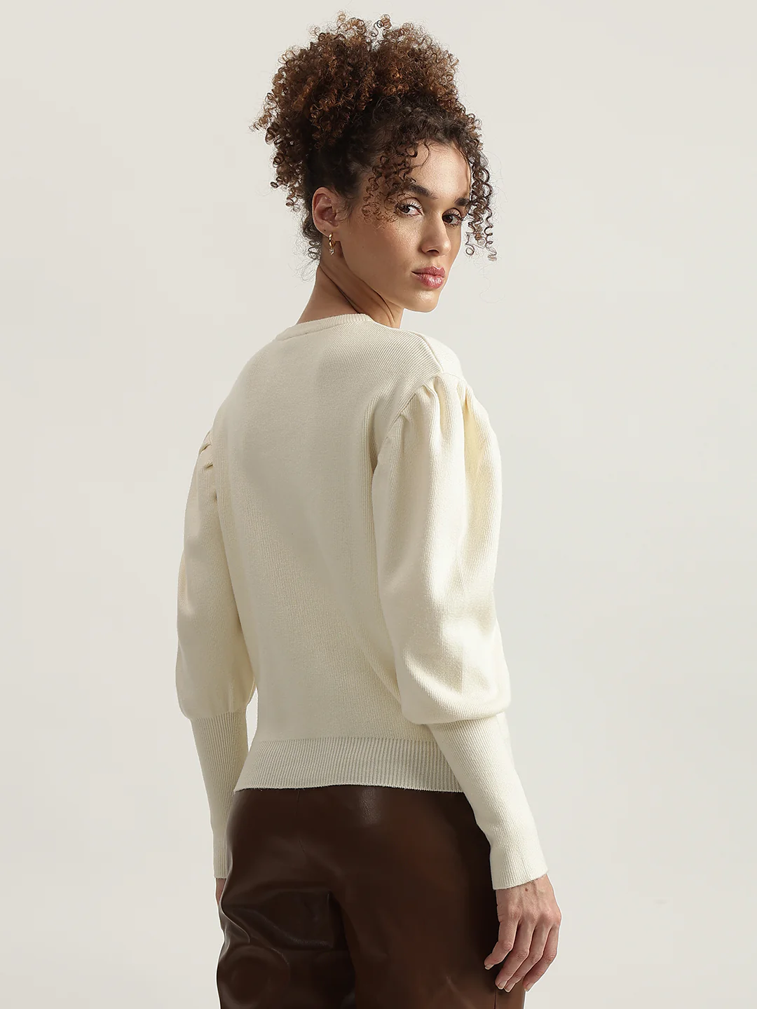 Iconic Women Cream Solid Round Neck Full Sleeves Sweater - Image 3