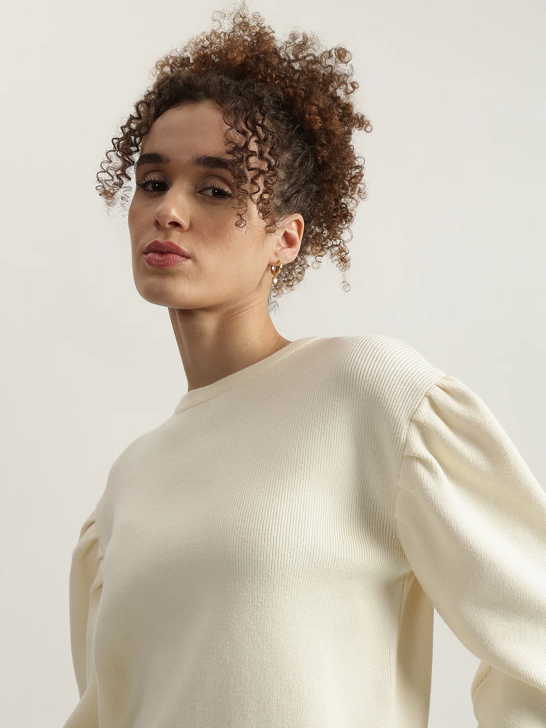 Iconic Women Cream Solid Round Neck Full Sleeves Sweater - Image 5