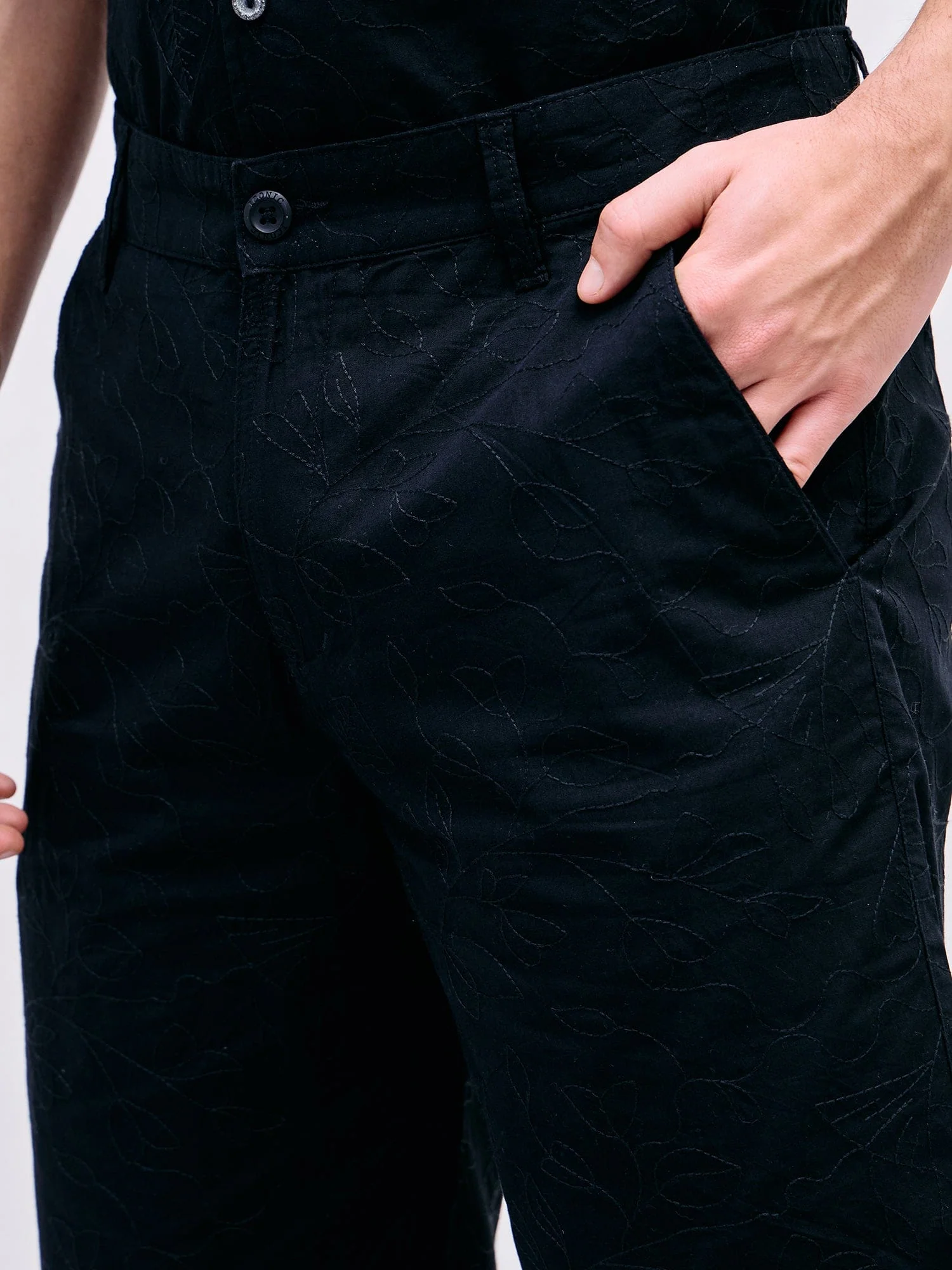 Iconic Men Black Regular Fit Textured Shorts - Image 5