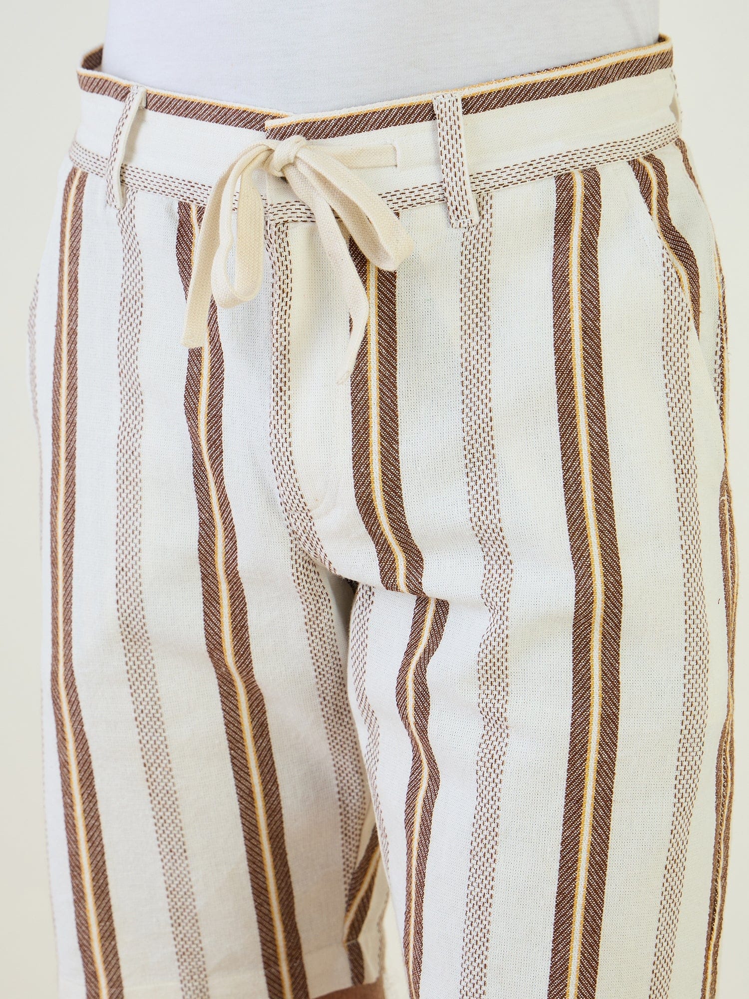 Iconic Men Beige Regular Fit Textured Shorts - Image 4