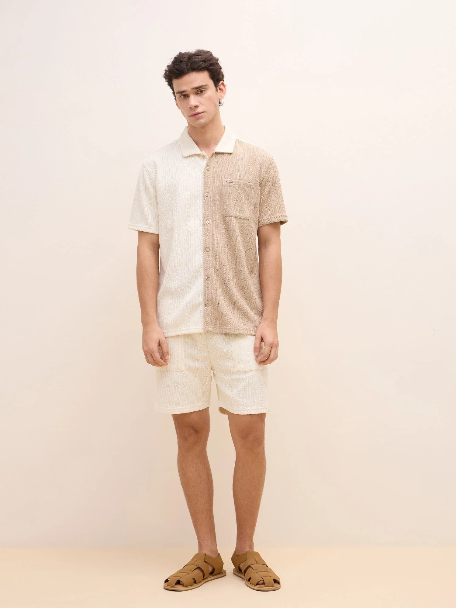 Iconic Men Beige Regular Fit Color Block Shorts - Image 2