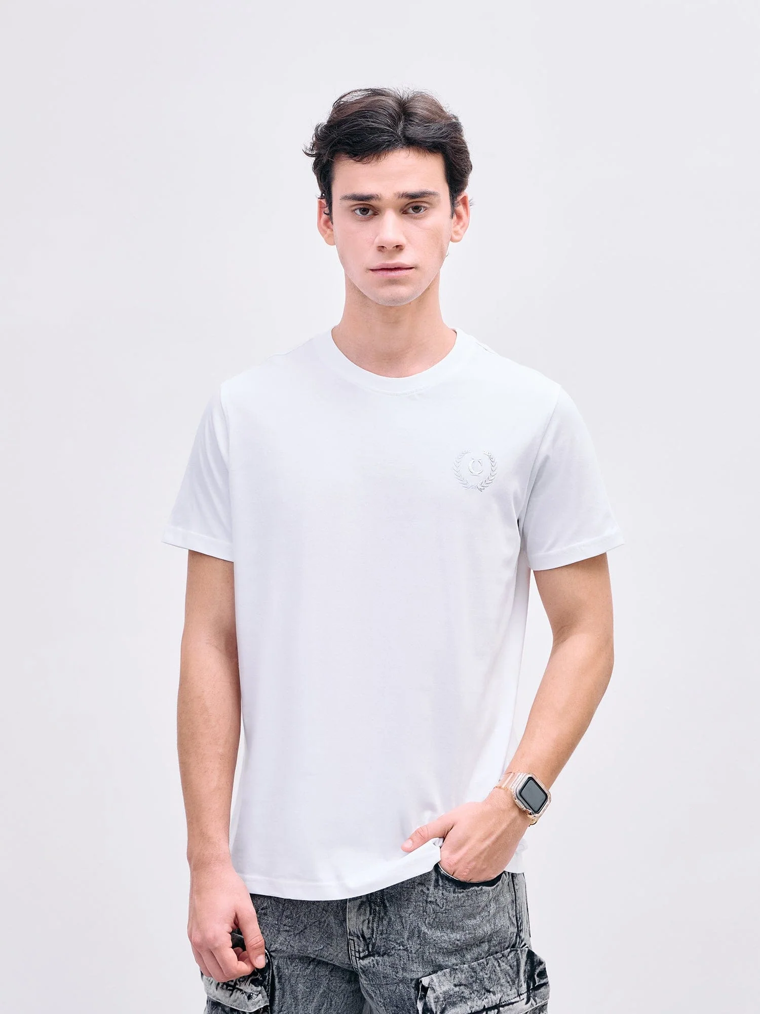 Iconic Men White Solid Crew Neck Tshirt