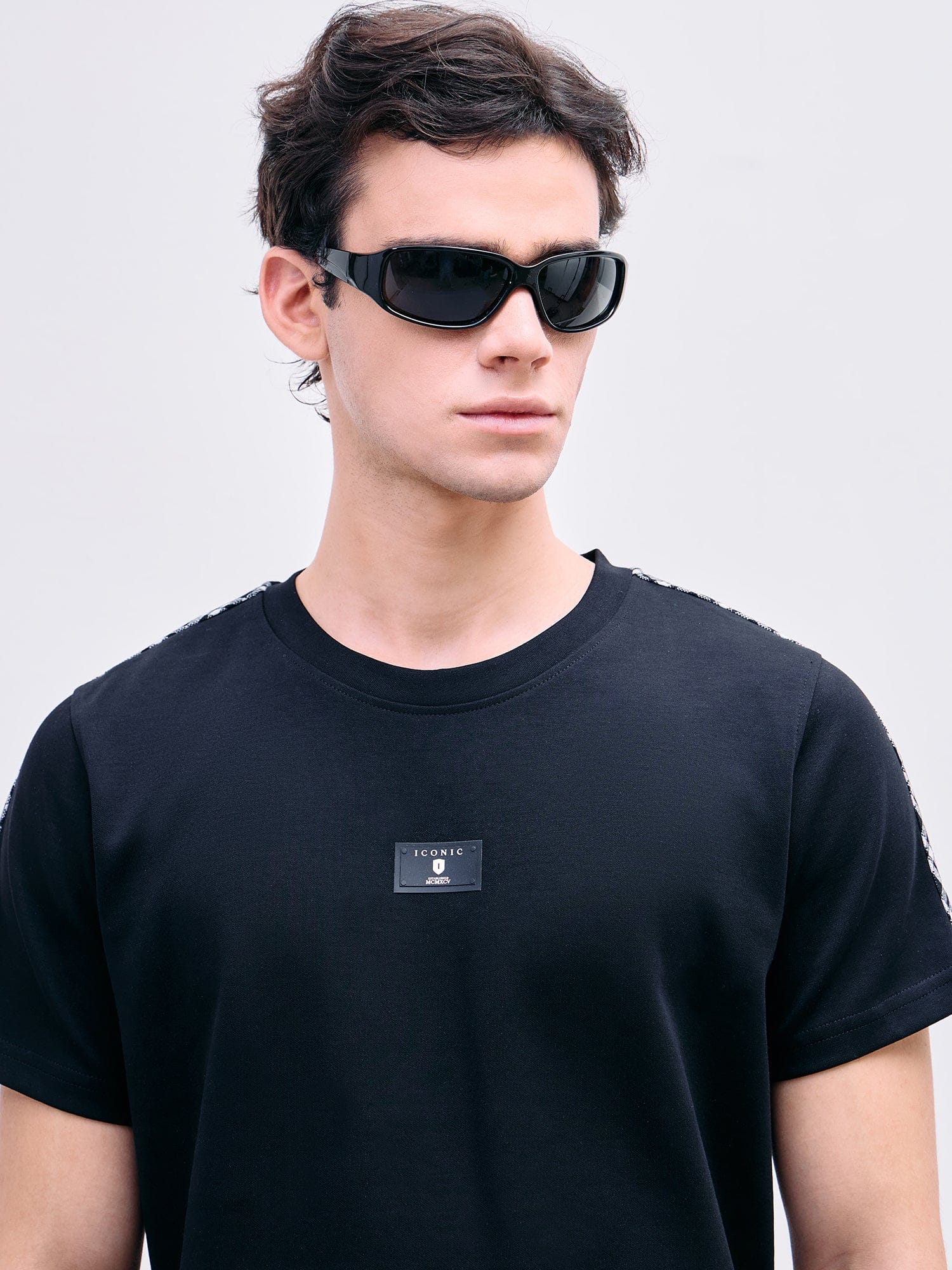 Iconic Men Black Solid Crew Neck Tshirt - Image 5