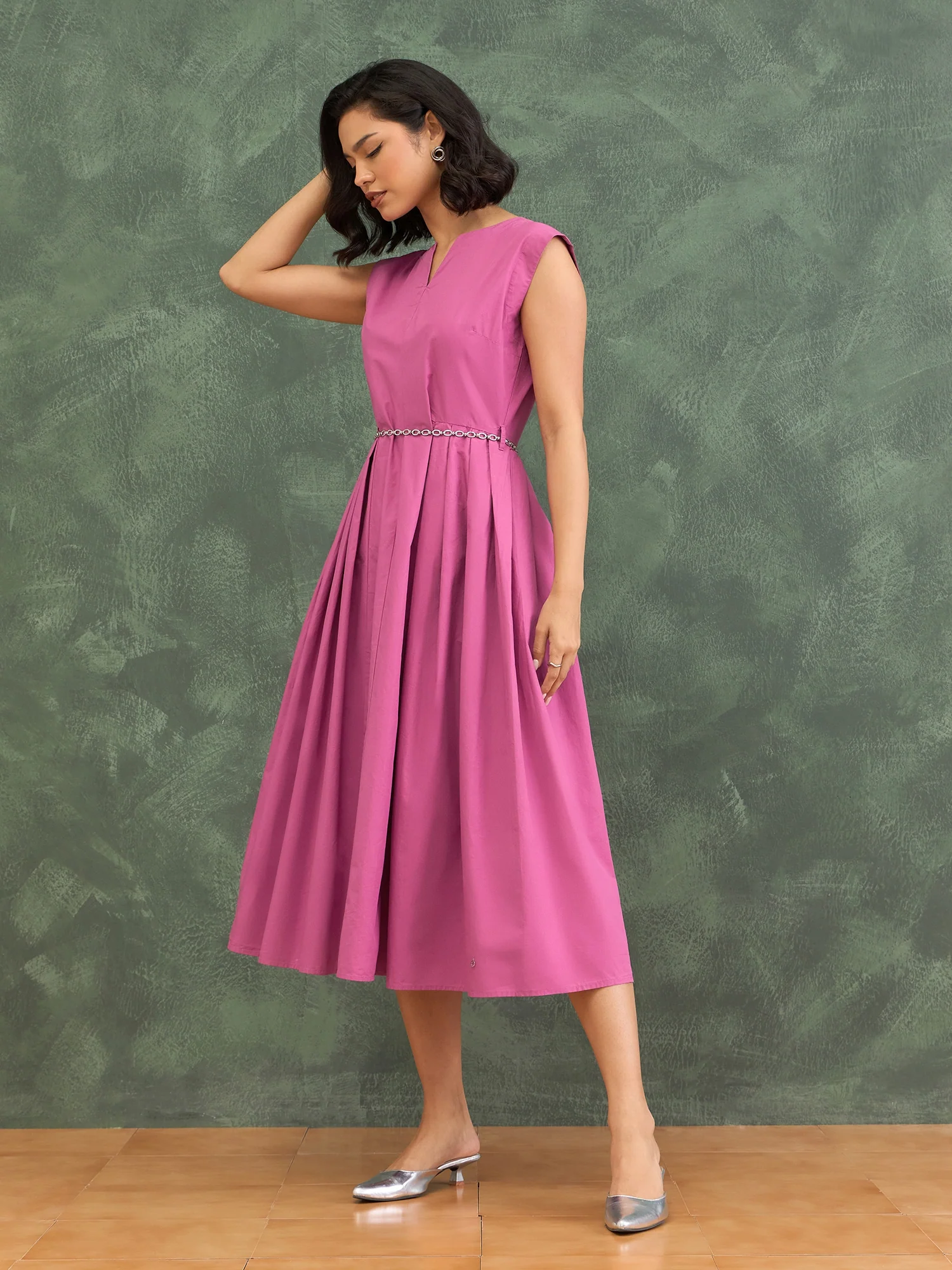 Iconic Women Purple Solid V-Cut Dress - Image 3