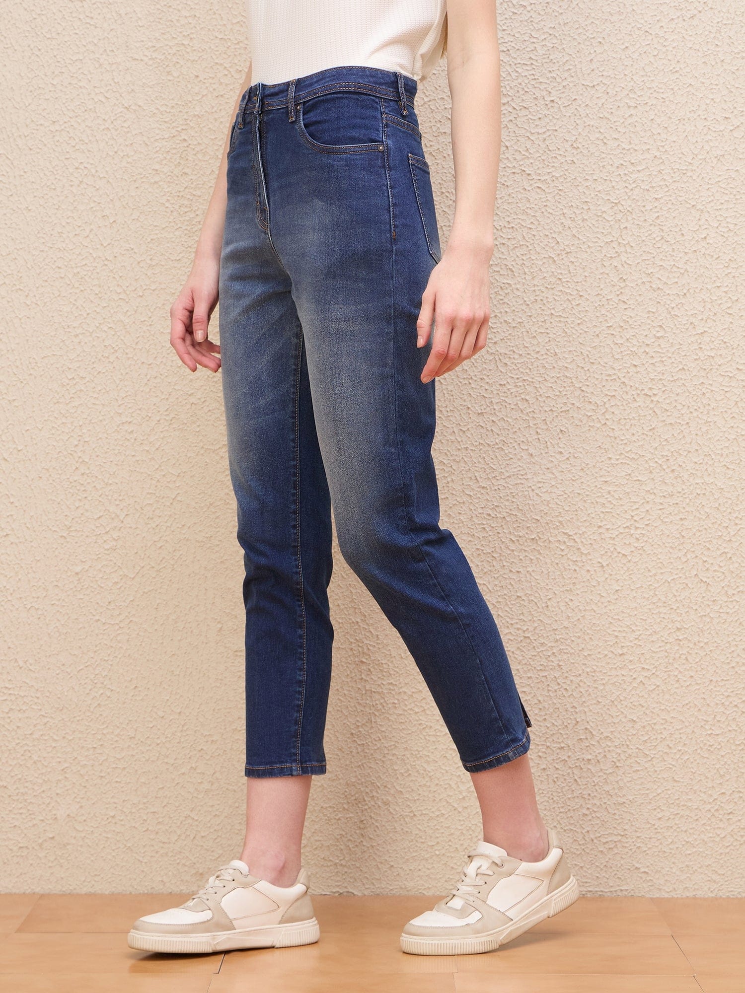 Iconic Women Blue Slim Fit Solid Jeans - Image 4
