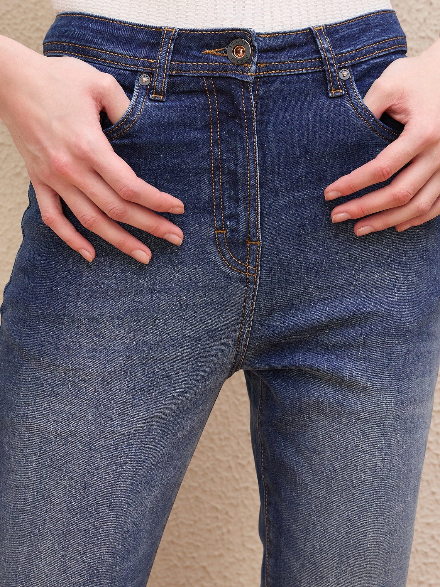 Iconic Women Blue Slim Fit Solid Jeans - Image 5