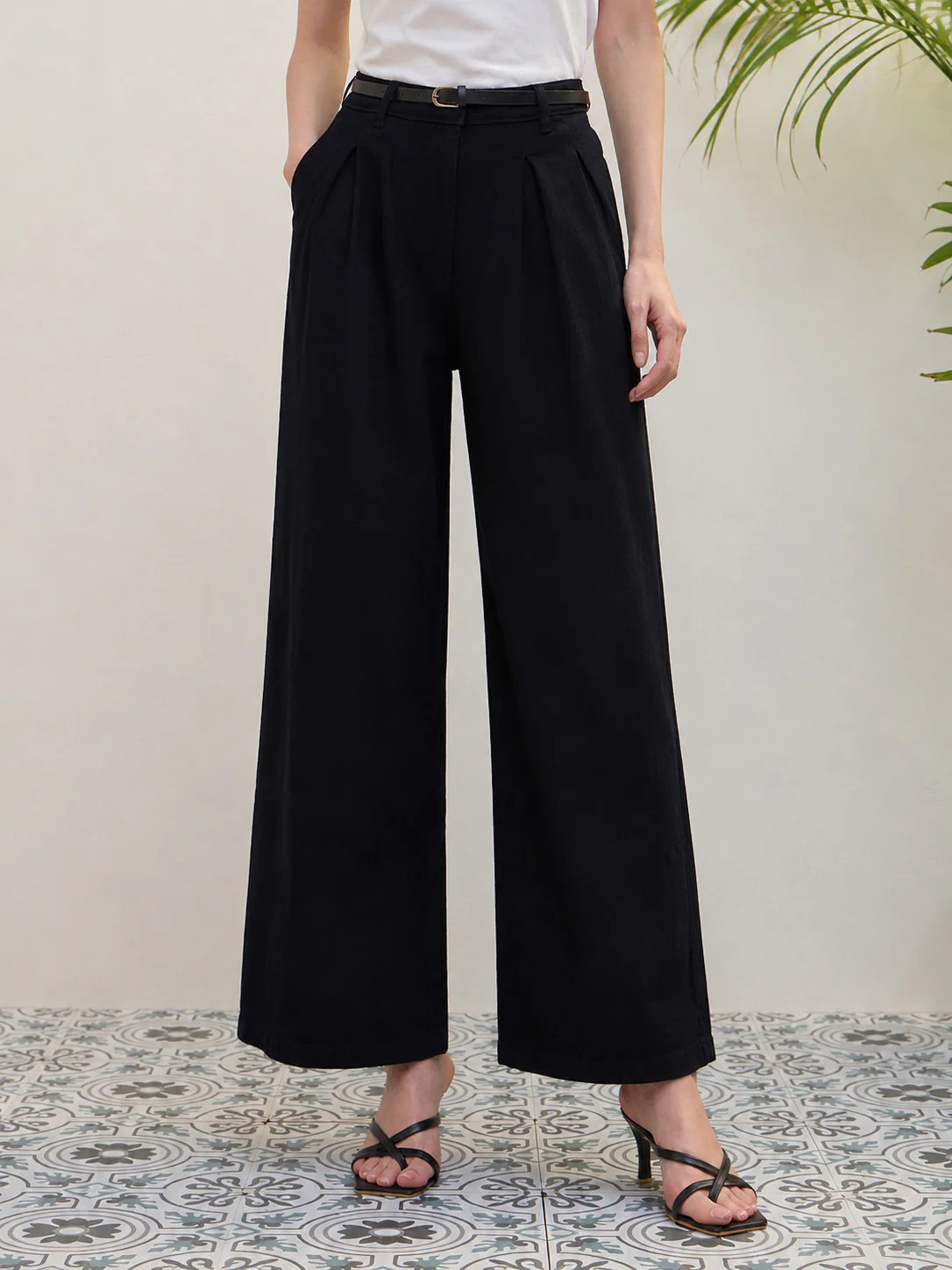 Iconic Women Black Flared Solid Jeans