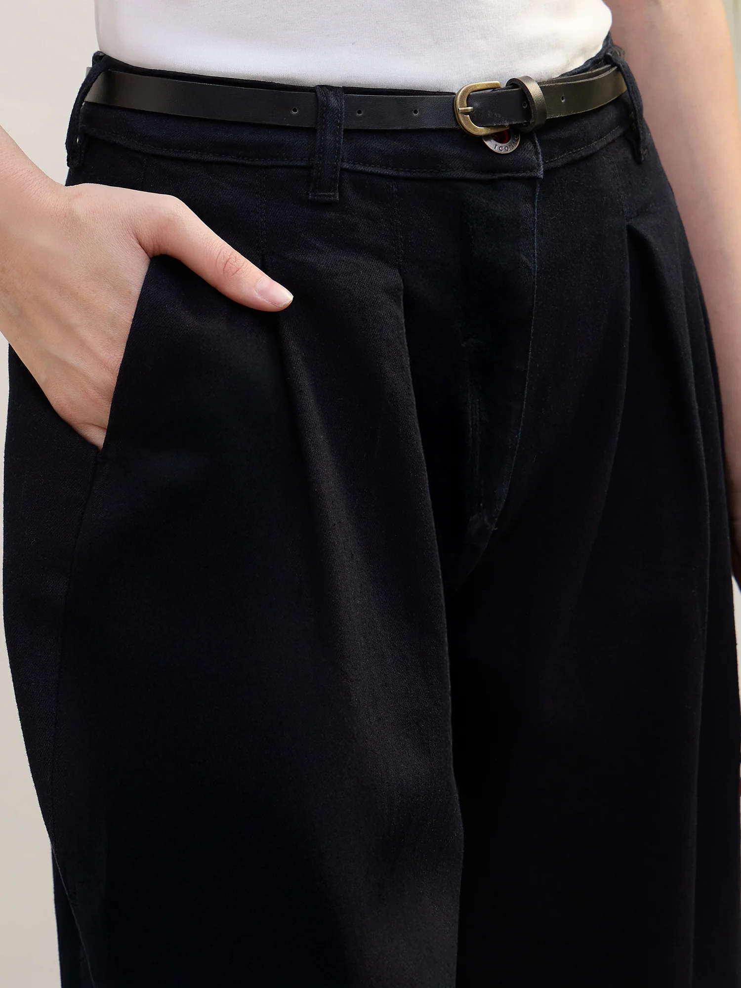 Iconic Women Black Flared Solid Jeans - Image 3